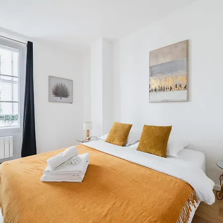2 Pieces Renovee A Neuf 5 - 4p * Paris